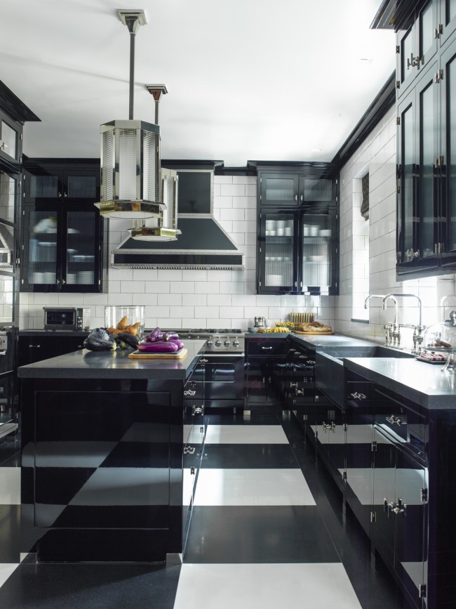 Siyah-Beyaz Mutfak Dolapları ve Mutfak dekorasyonu Örnekleri